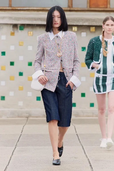 Look 25